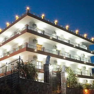 mihalis-apartments.albaniahotels.org/